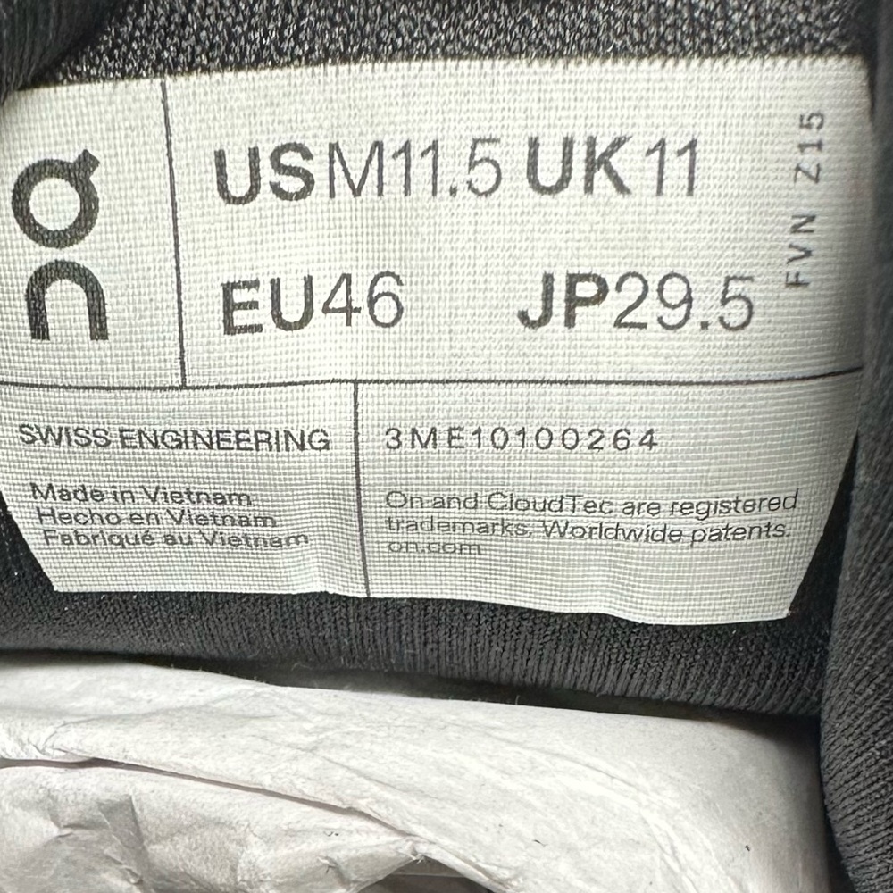 ON RUNNING Cloudtilt Running Shoes Eclipse Black … - image 9